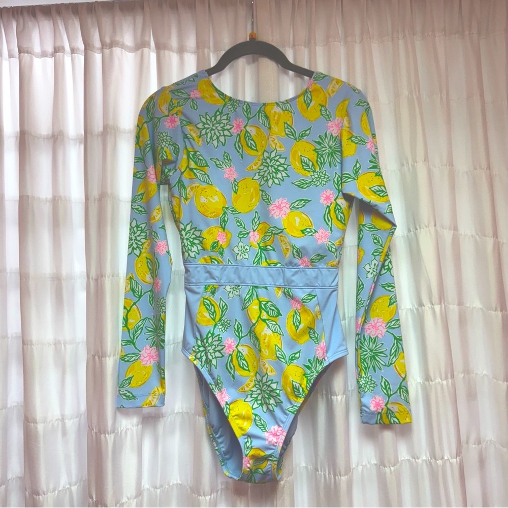 Lilly Pulitzer Jesper Rashguard Swimsuit Make Lemonade Women’s Size 4 NWT